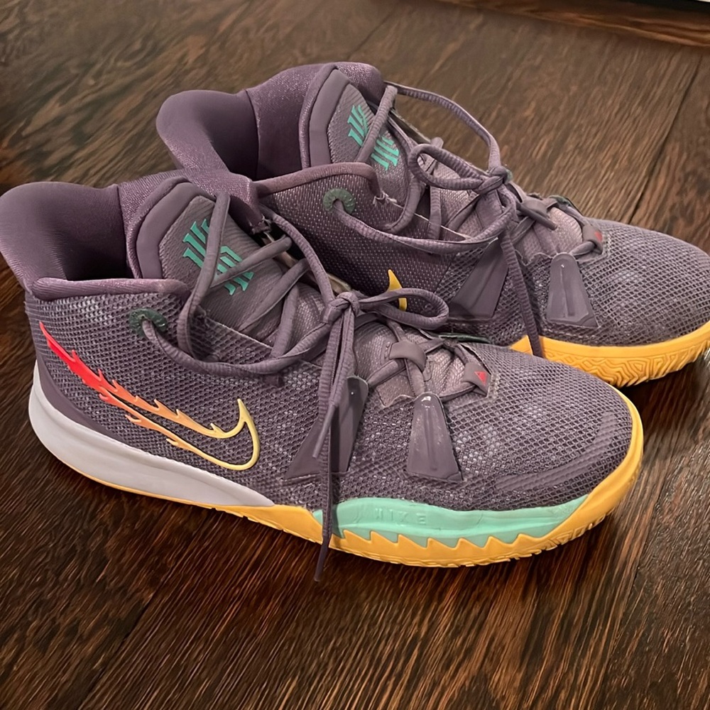 Nike Kyrie 7 Daybreak Basketball Sneakers
